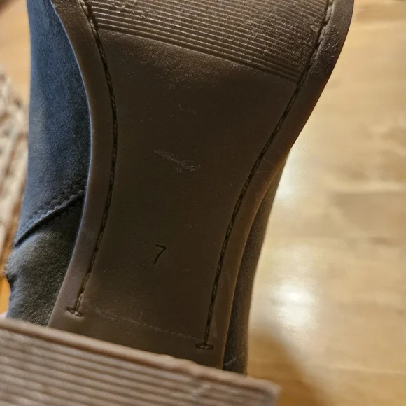Old Navy Ankle Boots - Picture 10 of 11